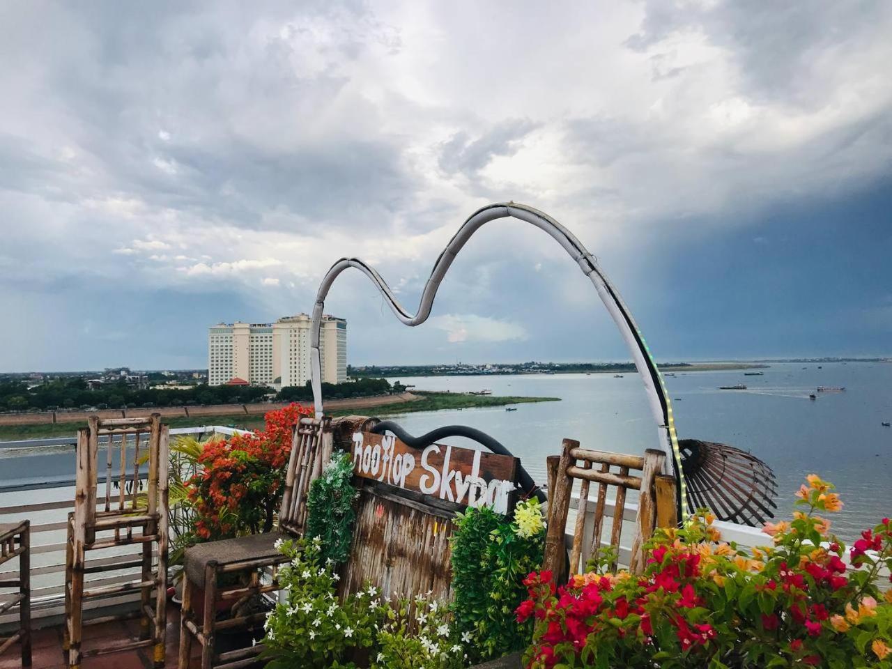 4 Rivers Hotel Phnom Penh Exterior foto